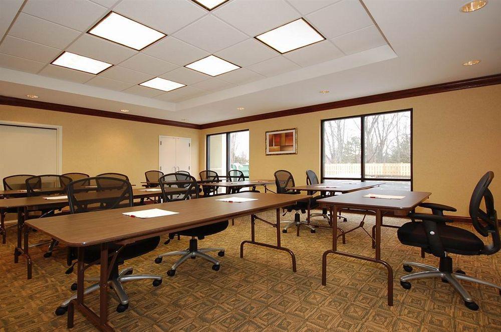 University Inn Vestal Extérieur photo