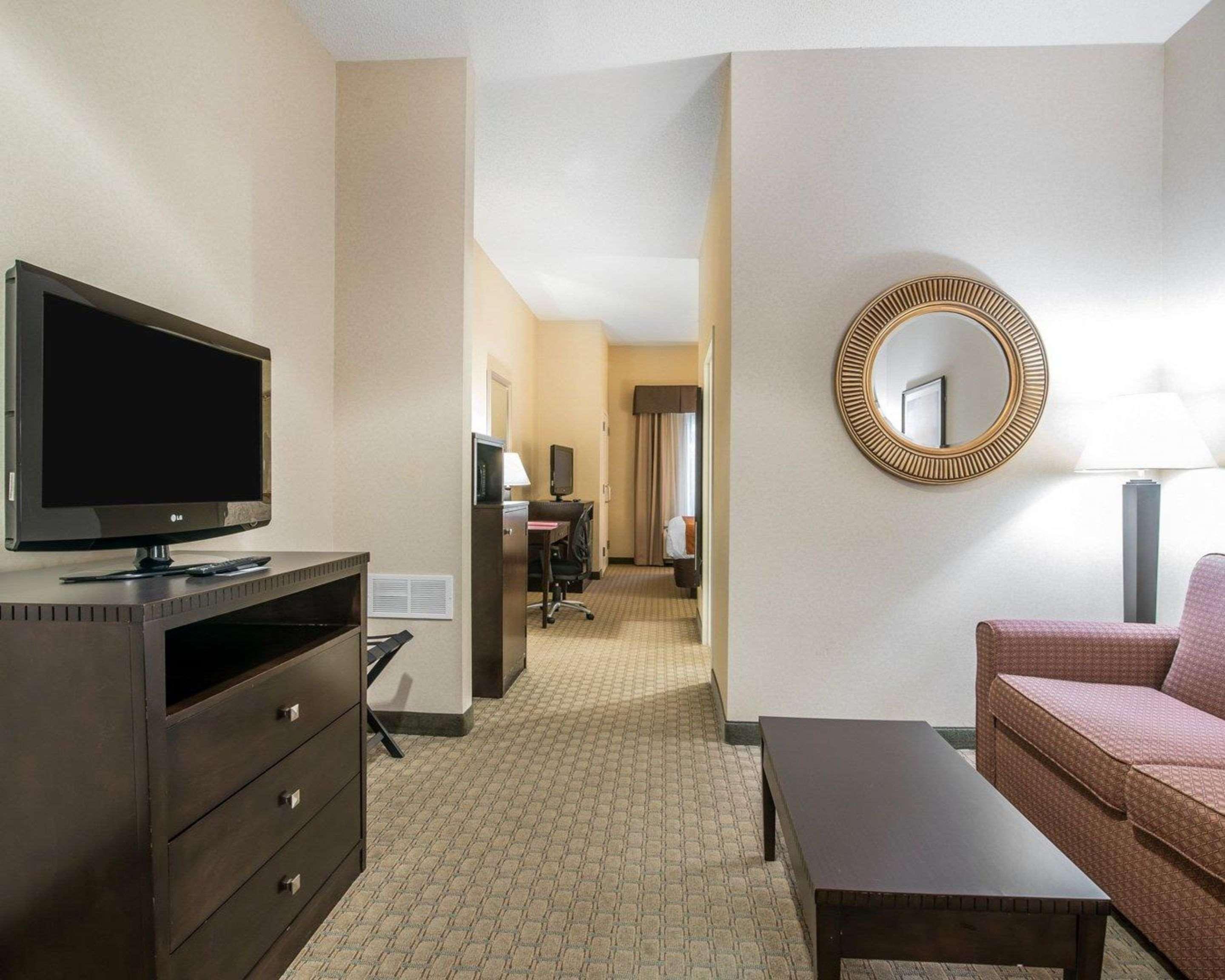 University Inn Vestal Extérieur photo