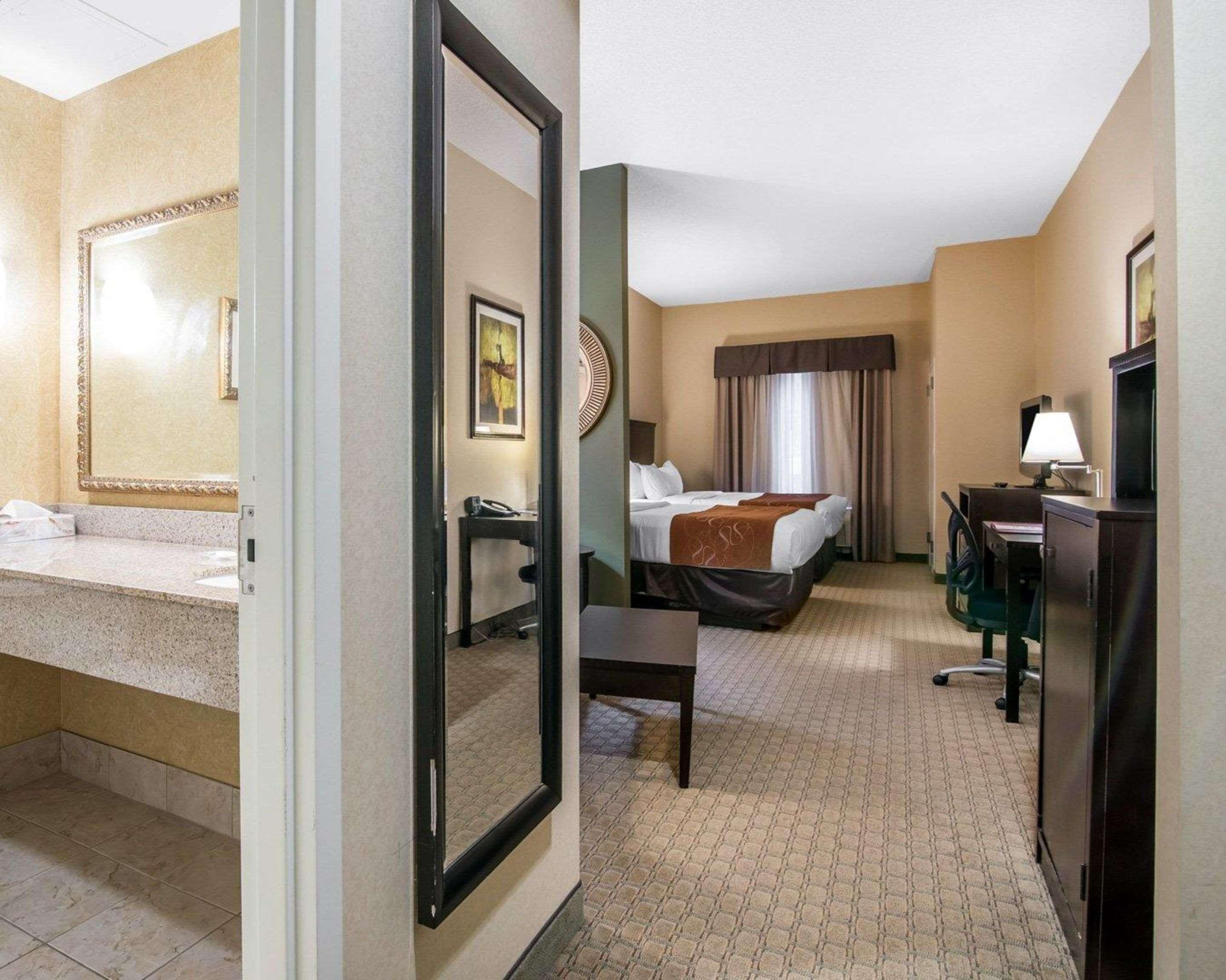 University Inn Vestal Extérieur photo