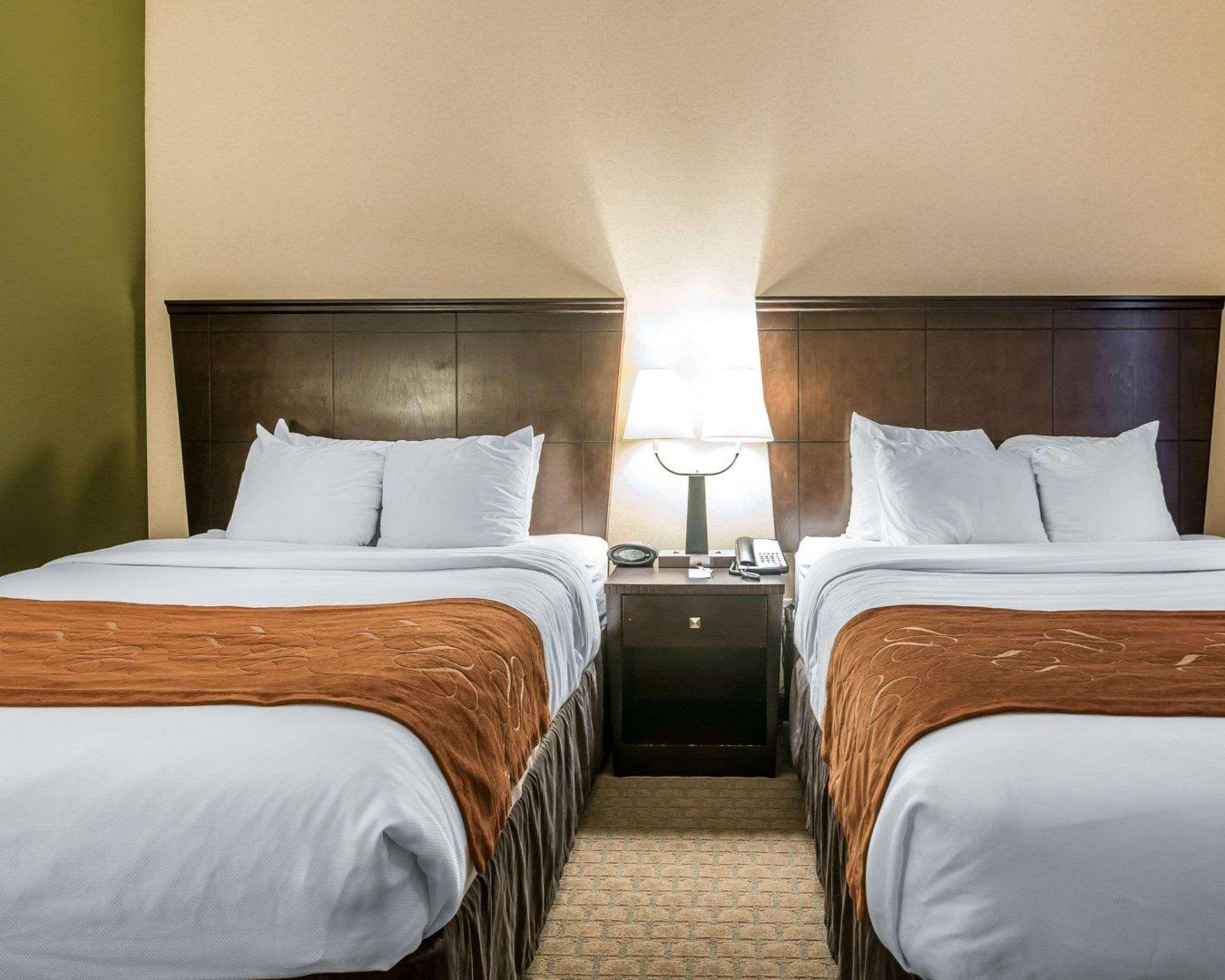 University Inn Vestal Extérieur photo