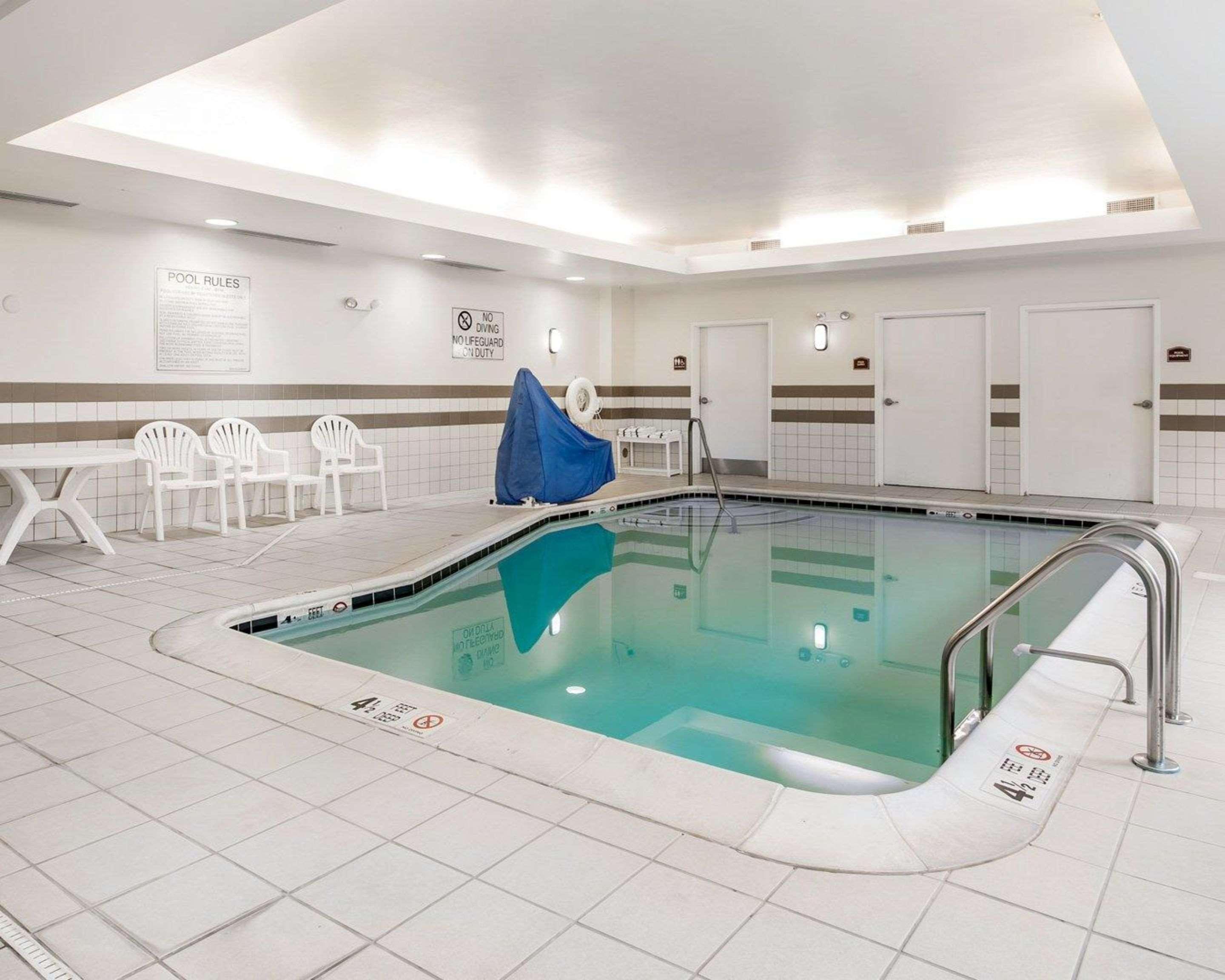 University Inn Vestal Extérieur photo