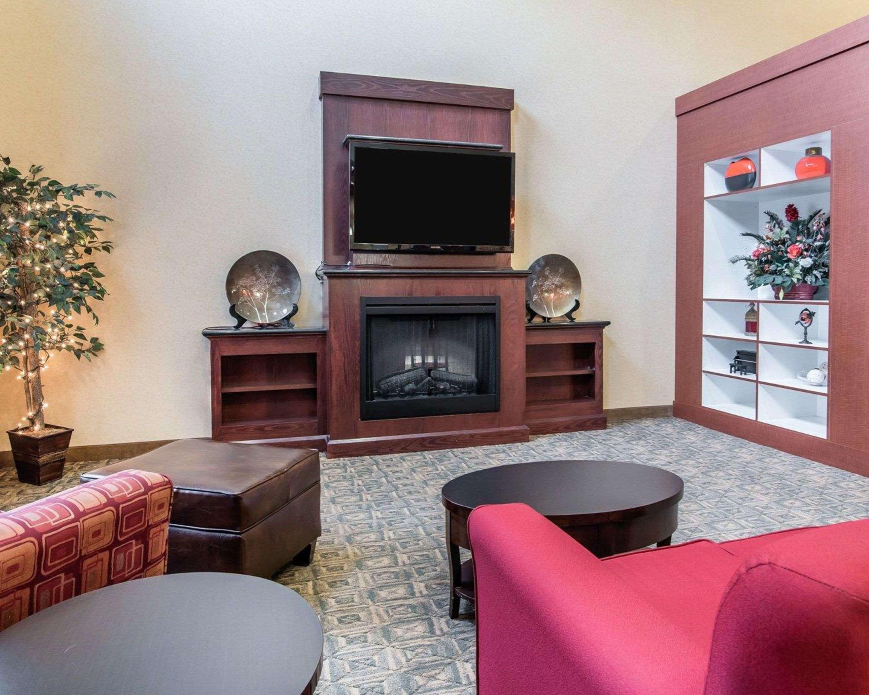 University Inn Vestal Extérieur photo
