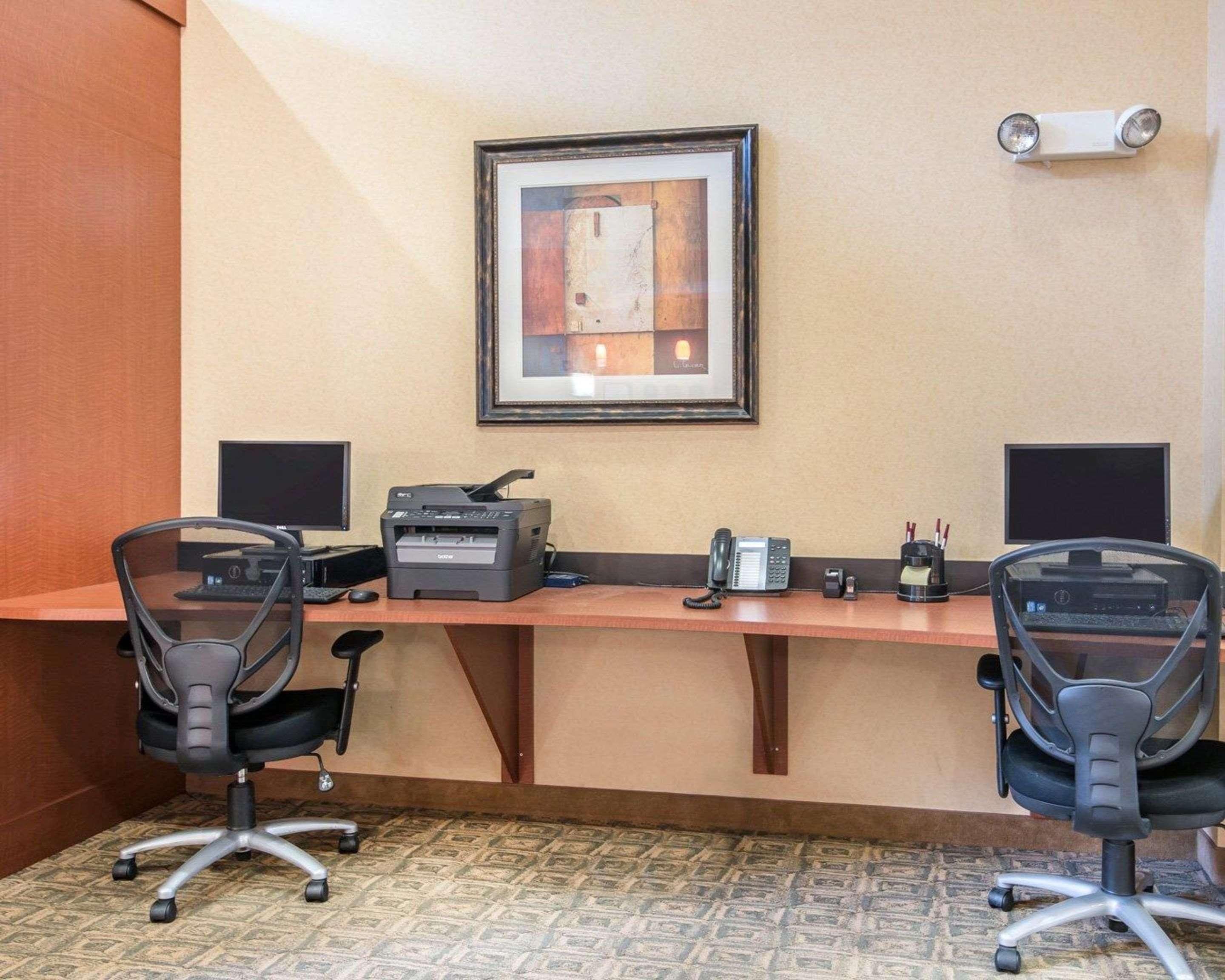University Inn Vestal Extérieur photo