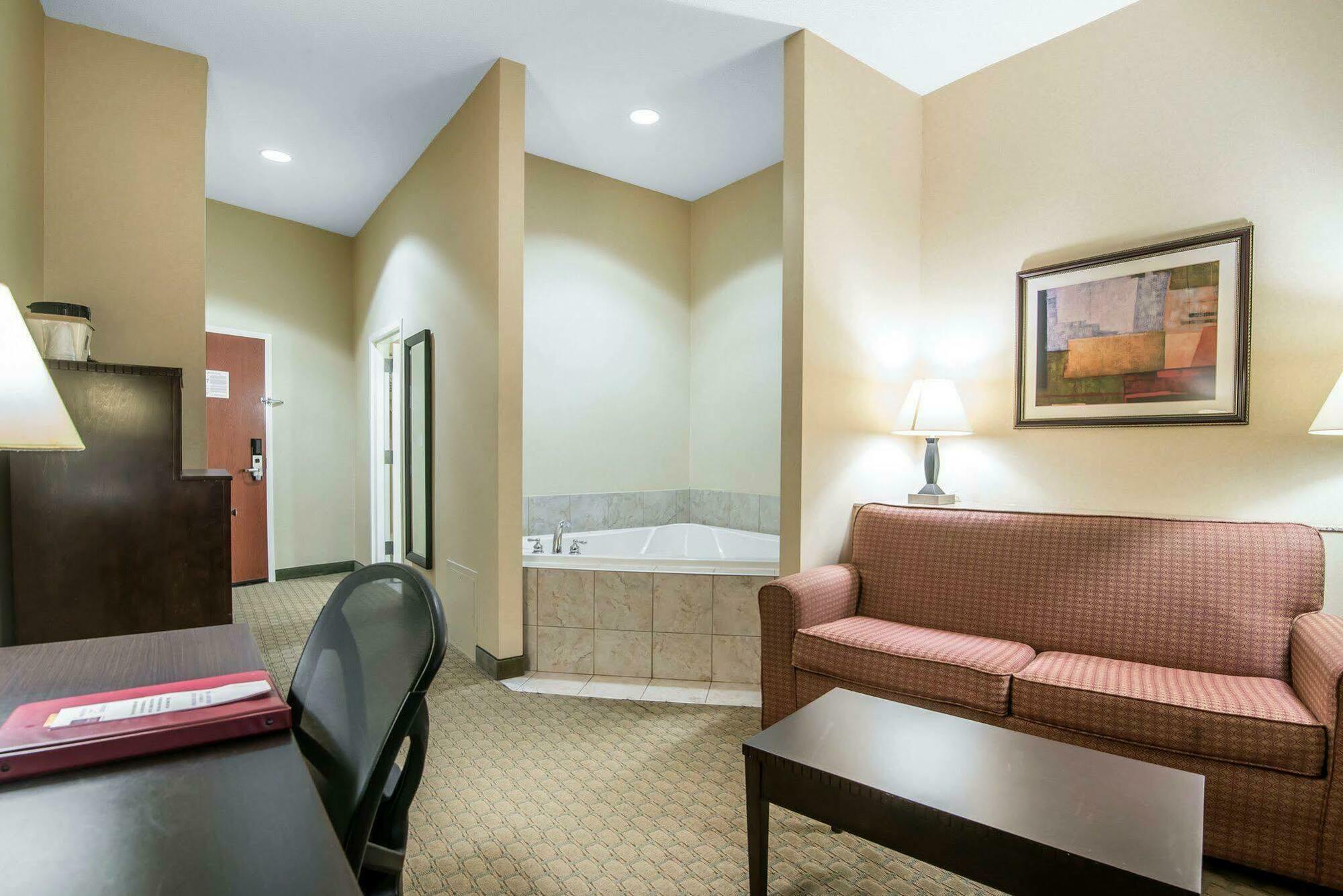University Inn Vestal Extérieur photo